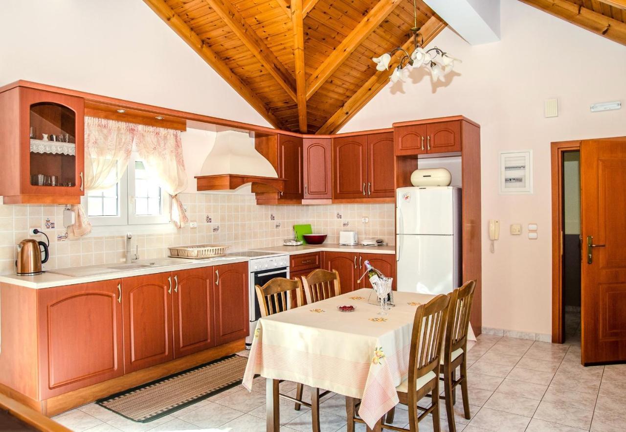 Primrose Apartman Argosztóli Kültér fotó